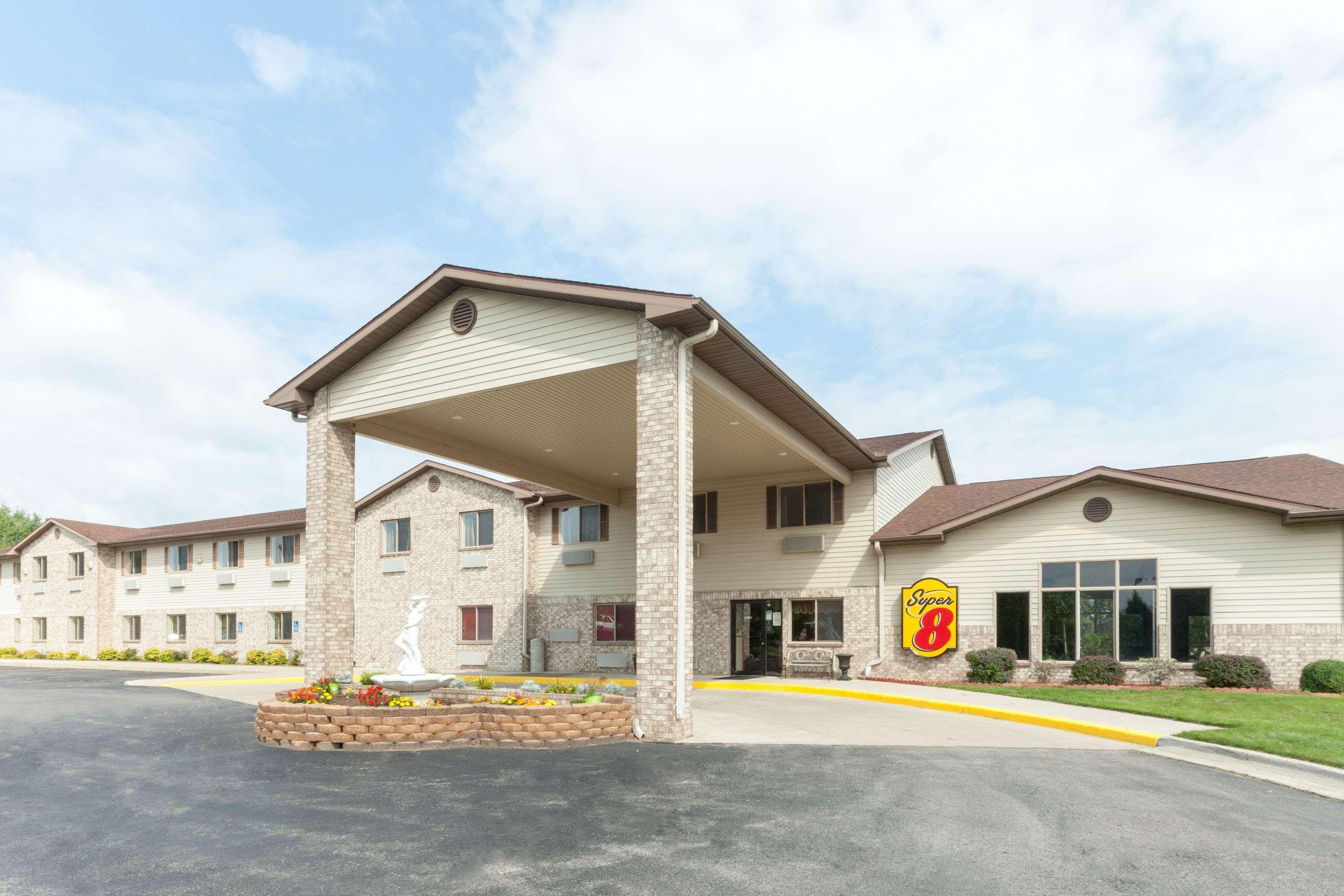 Motel Super 8 By Wyndham Big Rapids Exterior foto
